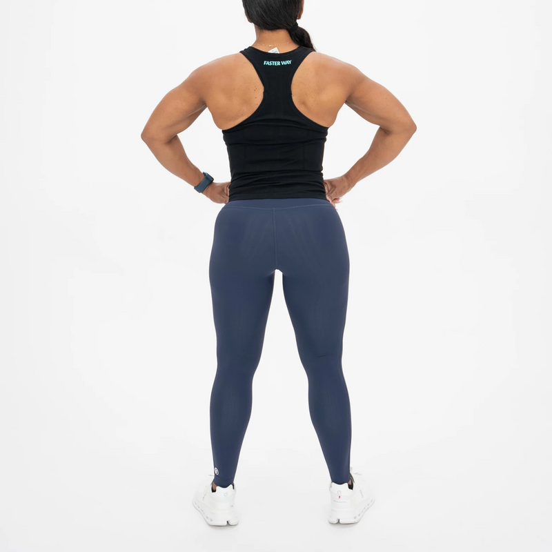 La forma más rápida de vivir en leggings: azul marino